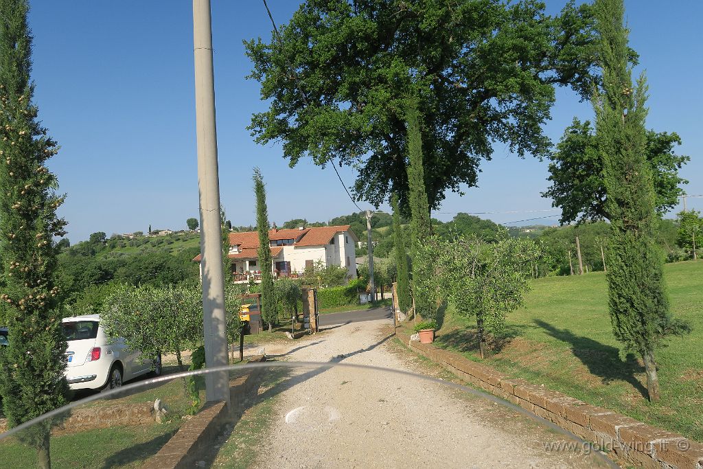 IMG_0292.JPG - Borgo Noci Querceto: partenza per il giro