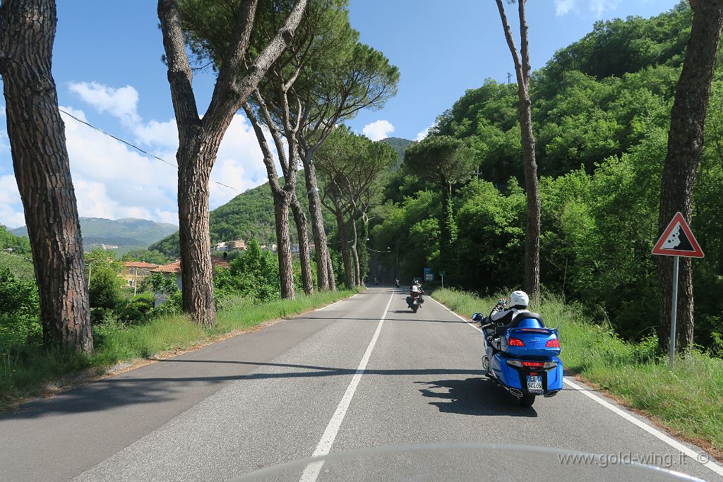 IMG_0377.JPG - Presso Rieti: inizio della salita al Terminillo. Quota m 600