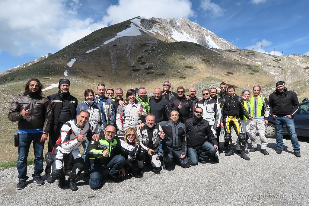IMG_0462.JPG - Terminillo (m 2.217) visto dal rifugio Angelo Sebastiani (m 1.820): foto di gruppo. In piedi da sx: 1) JJ77, BMW K1300 - 2) Guntherbiker, BMW R1100GS - 3) Marzia, passeg. n. 4 - 4) federico1974, BMW R1200RT - 5) Luciano Lombardi, Honda Goldwing 1800 - 6) GrandeFred, Suzuki Vstrom 650 - 7) Valeria, passeg. n.8 - 8) zivas, BMW RT1100 - 9) enzorock, ktm 690 - 10) varadero99, Honda varadero  - 11) hondazafò, Honda sh 300 - 12) toti66, BMW R1200RT - 13) IlarioB, Honda Gold Wing 1800 - 14) oneseries85, Honda Crossrunner V4 800 - 15) HorneeaRR, BMW K1200S - 16) Skiwalker, Suzuki GSX-R 600 - 17) Dalida, passeg. n. 18 - 18) GIEPPE56 Suzuki Bandit 650S - 19) MaurizioGs, Bmw Gs 800 - In ginocchio da sx: 20) Pellesco, Bmw r 1200 Gs Lc - 21) Liukit, Honda crossrunner V4 800 - 22) Roberta, passeg. n. 21 - 23) MaxMoto, Suzuki Vstrom 650 - 24) Gold Wing, Honda Gold Wing 1500 - 25) Vladislav4283, Kawasaki VN 900