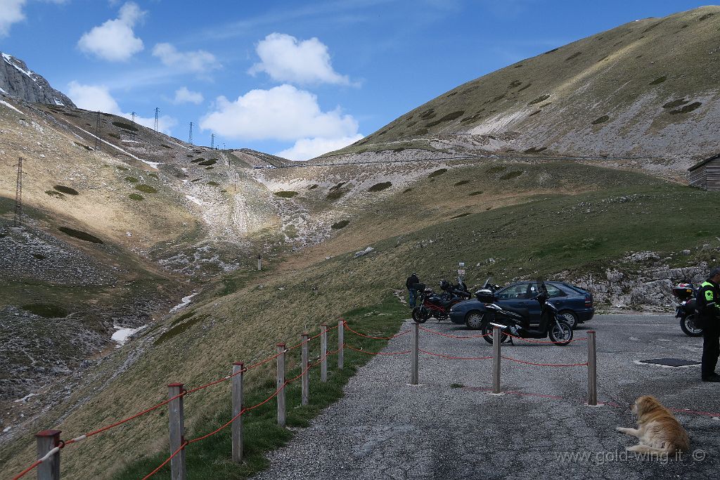 IMG_0466.JPG - Terminillo: rifugio Angelo Sebastiani (m 1.820). Vista del valico