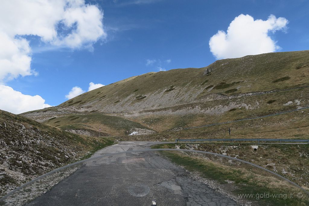 IMG_0469.JPG - Partenza dal rifugio Angelo Sebastiani (m 1.820)