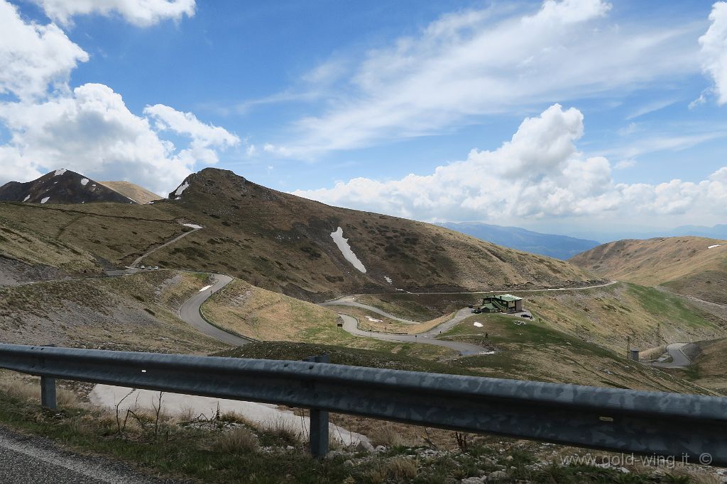 IMG_0507.JPG - Discesa dal Terminillo: il Rifugio Sebastiani