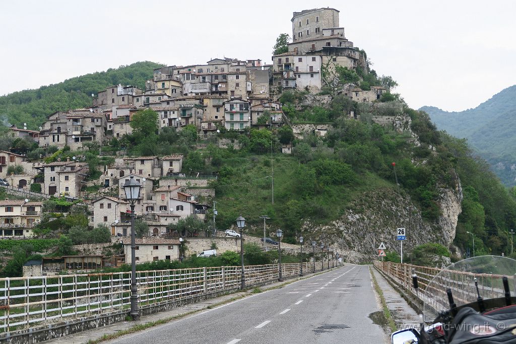 IMG_0713.JPG - Lago del Turano: Castel di Tora (RI)