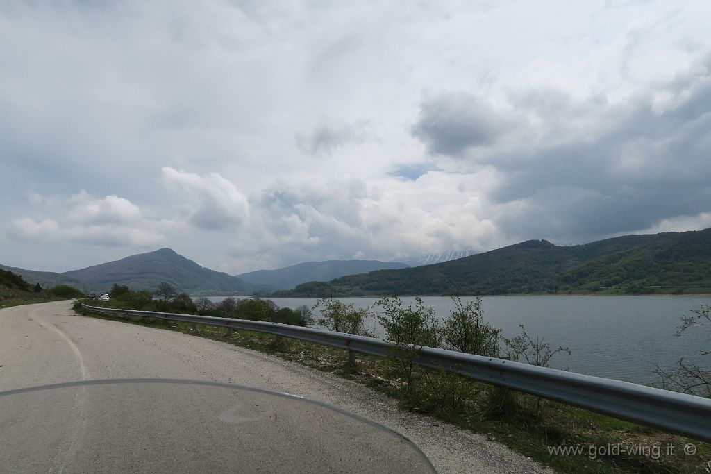 IMG_0878.JPG - Lago di Campotosto ( m 1.313) (AQ)