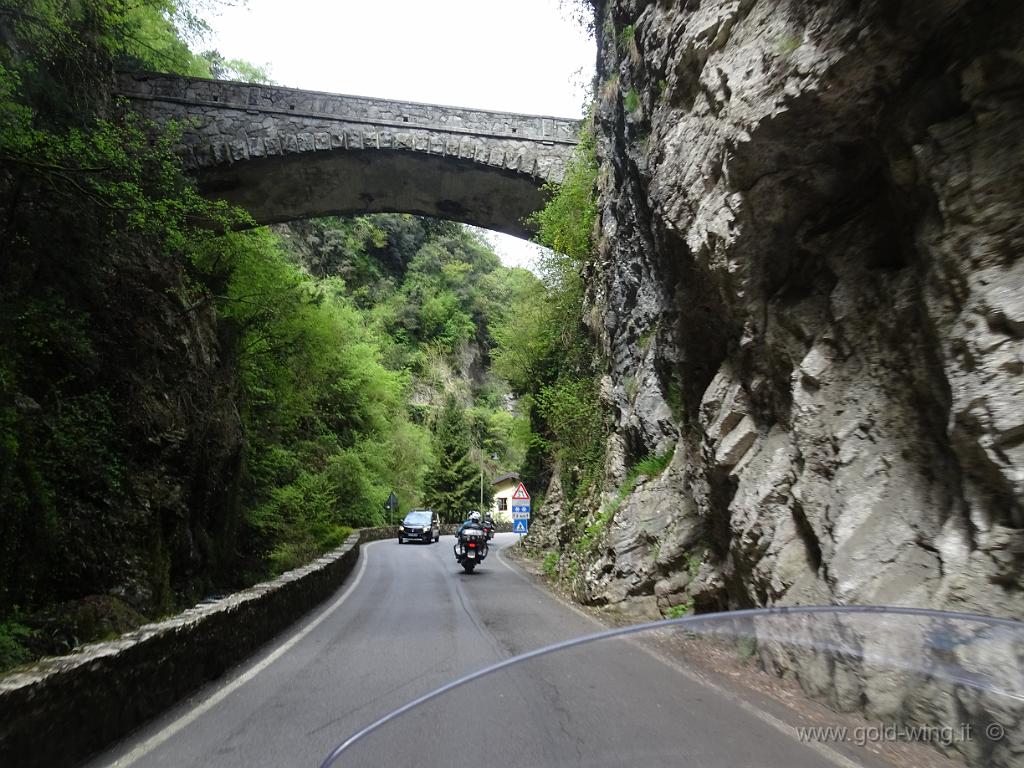 DSC00107.JPG - Trermosine: strada della Forra