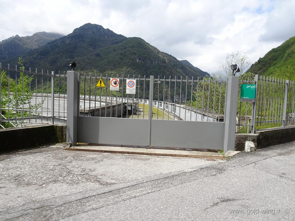 DSC00197.JPG - La diga del Lago di Valvestino