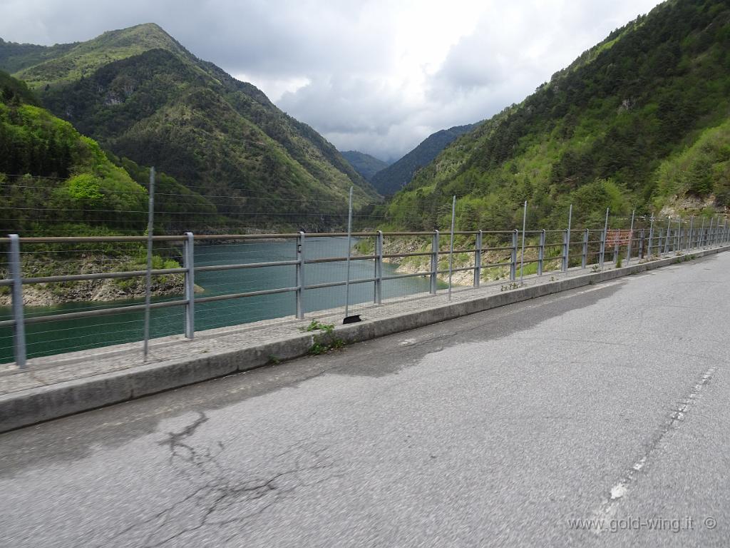 DSC00205.JPG - Lago di Valvestino (m 503)