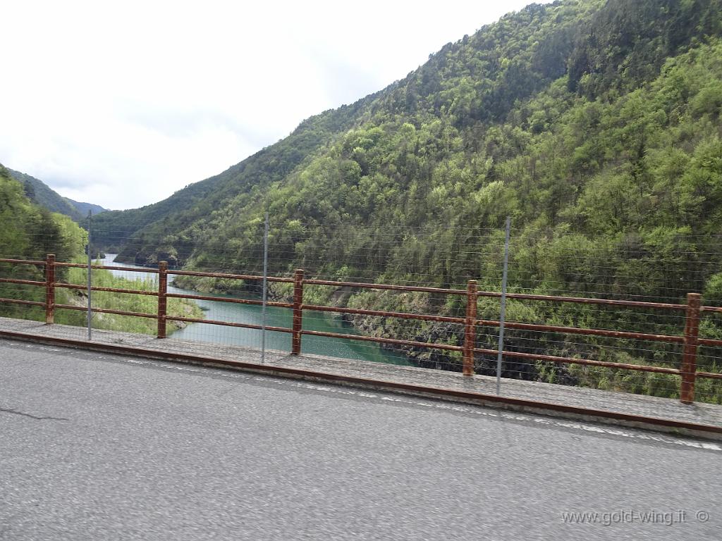 DSC00212.JPG - Lago di Valvestino (m 503)