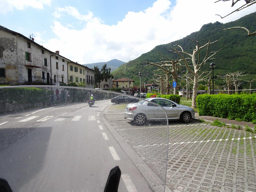DSC00232.JPG - Lemprato (BS), estremo sud del Lago d'Idro (m 368)