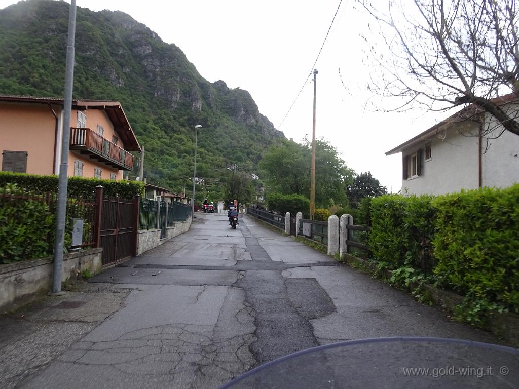 DSC00306.JPG - Anfo (BS), Lago d'Idro (m 368): arrivo al campeggio Pilù