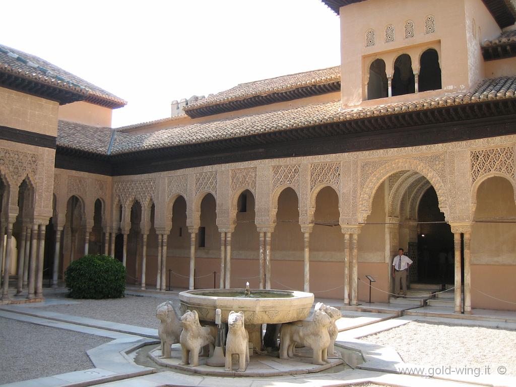 015.JPG - Alhambra (Granada): patio de los Leones