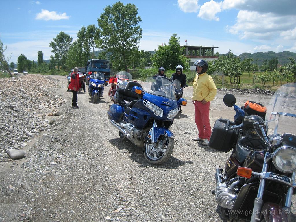 029.JPG - ... la strada non c'è più!