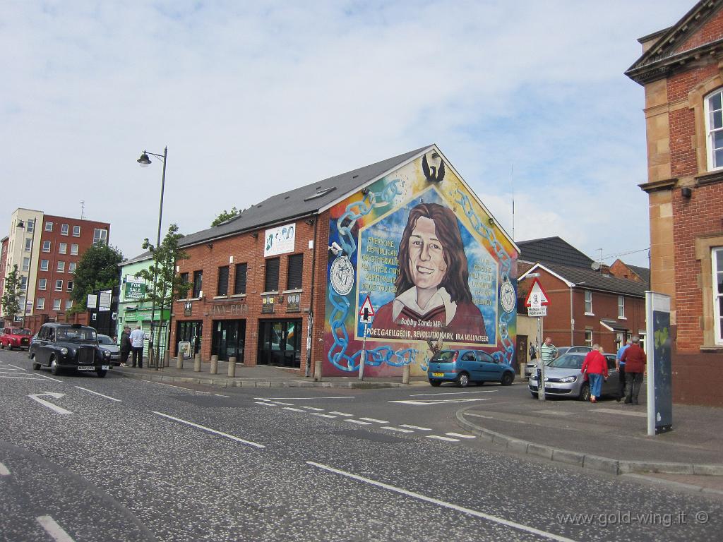 0628.JPG - Belfast (Irlanda del Nord), quartiere cattolico, i murales di Falls Road: Bobby Sands