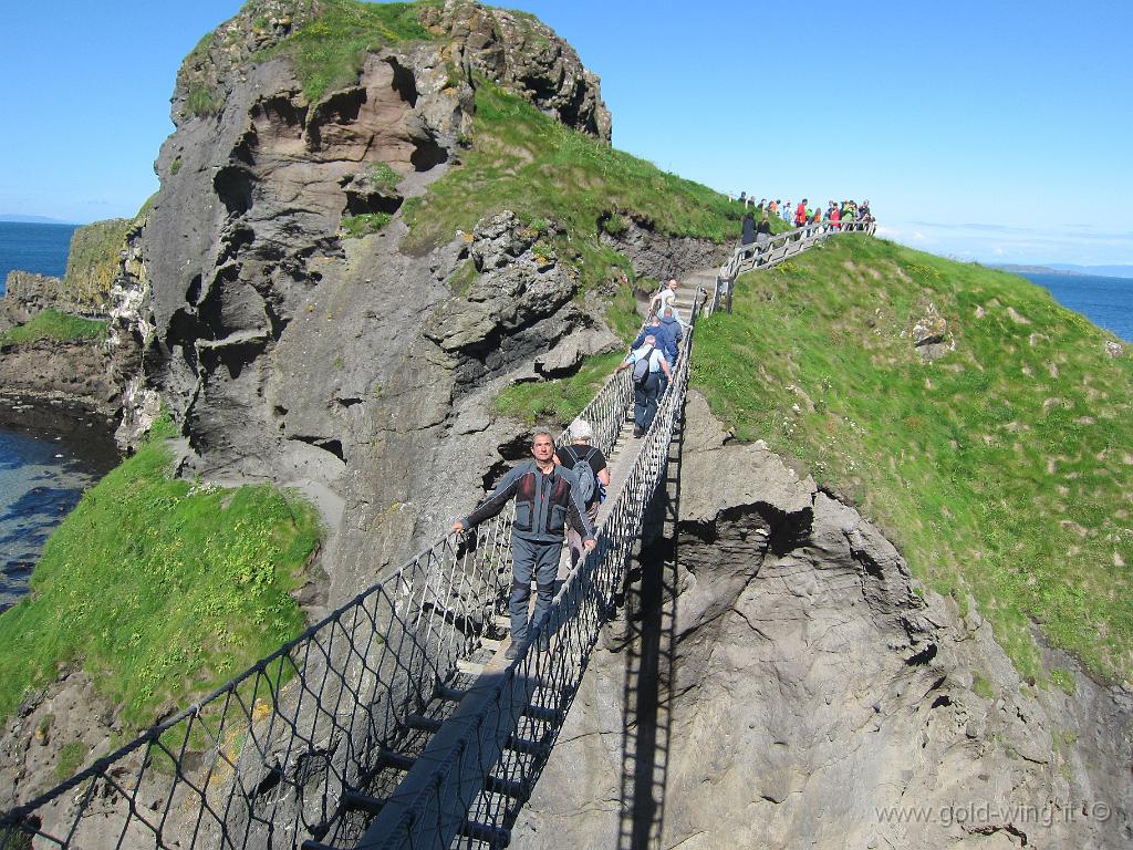 0692.JPG - Carrick-a-Rede: il ponte di corda. Se soffrite di vertigini, lasciate perdere