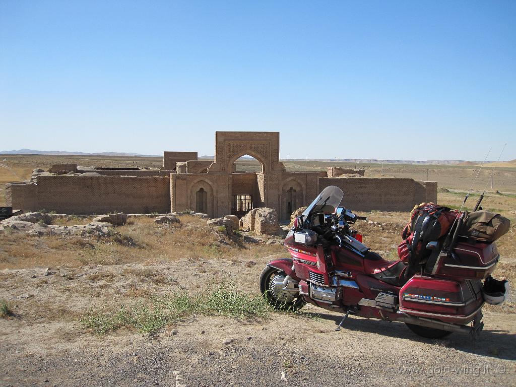150.JPG - Caravanserraglio di Rubat Sharaf (Iran)