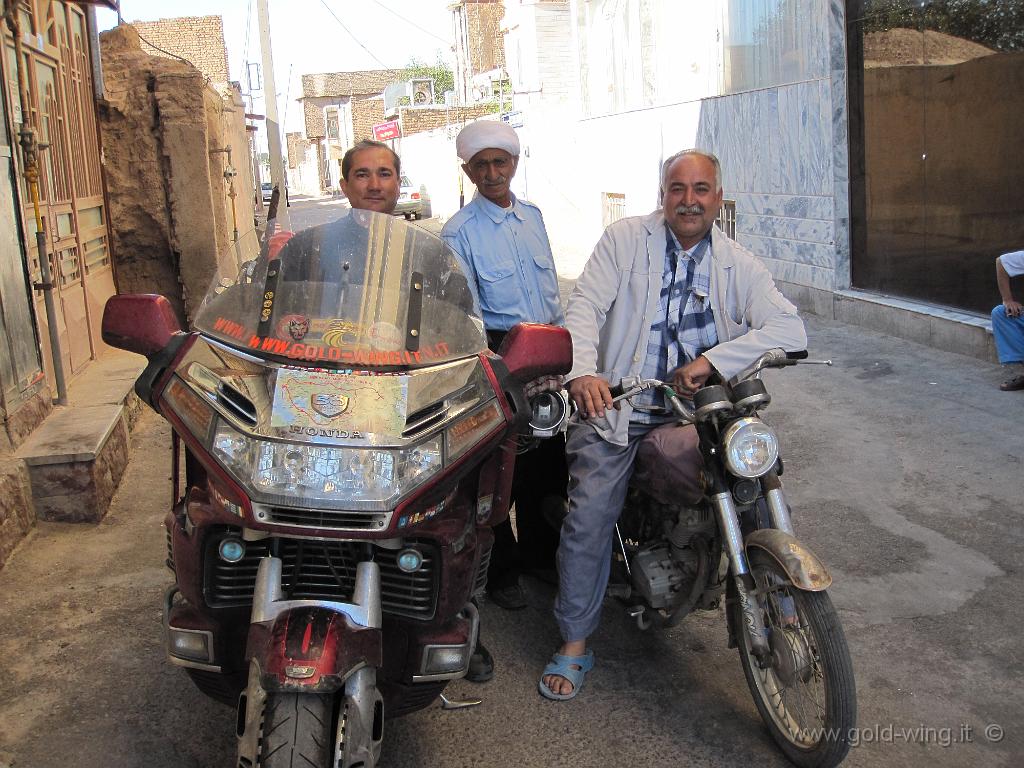 153.JPG - L'albergatore di Saraks (Iran)