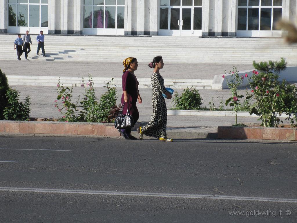 156.JPG - Donne di Mary (Turkmenistan)