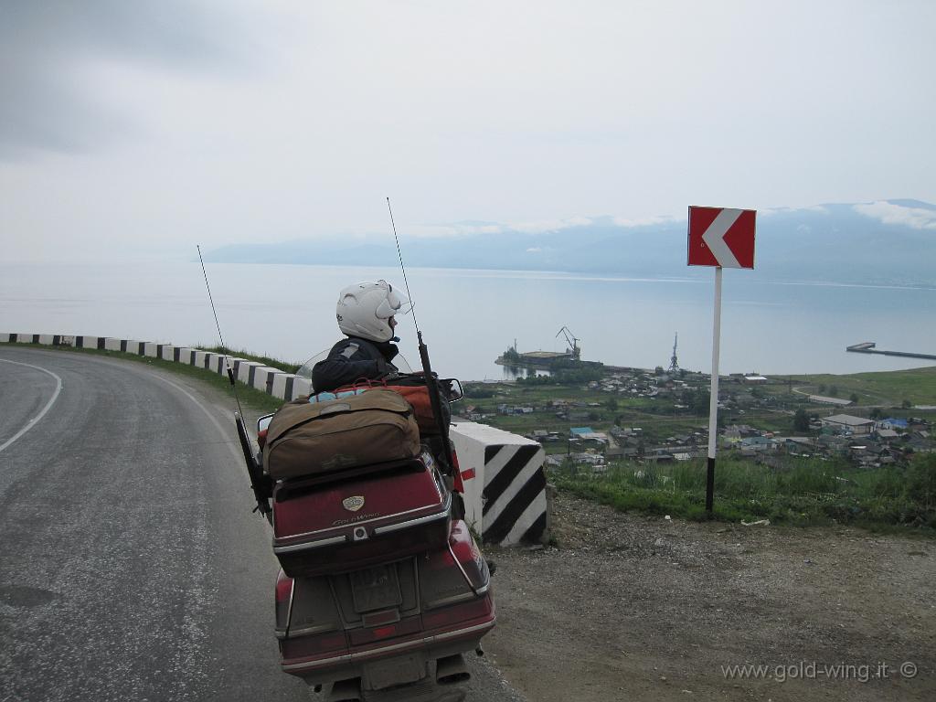 265.JPG - Lago Baikal (Siberia): km2 31.500, profondo m 1.637, la più grande riserva dacqua dolce del mondo (il 20% dell'acqua non ghiacciata, km3 23.000)