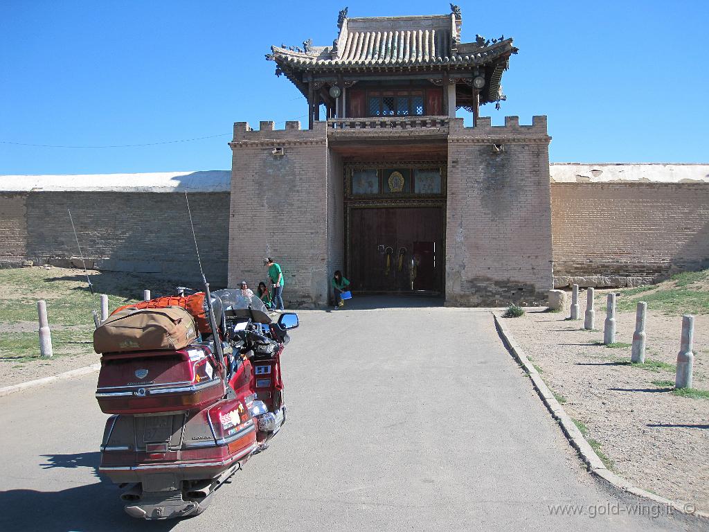 336.JPG - Kharkhorin (Mongolia): monastero Erdene Zuud Zhiid, porta sud