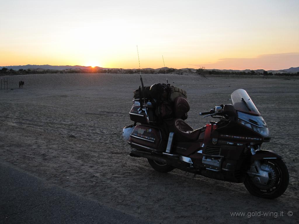 351.JPG - Tramonto sulle Mongol Els (Mongolia)