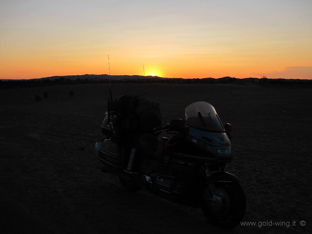 352.JPG - Tramonto sulle Mongol Els (Mongolia)