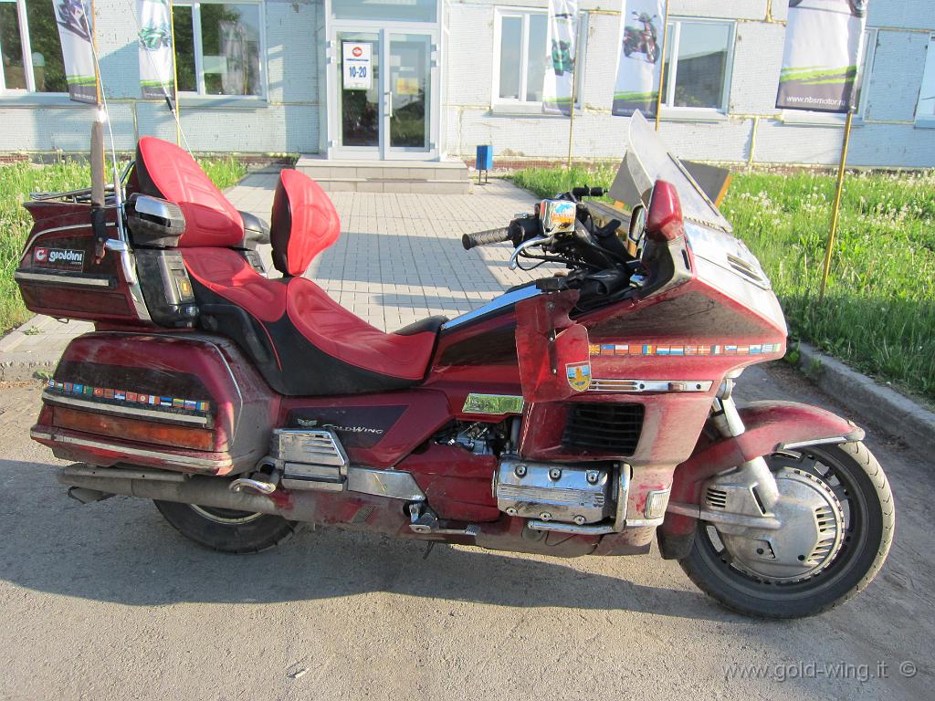 499.JPG - Novosibirsk - La moto "riparata"