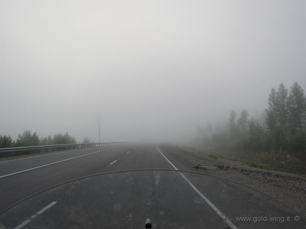 522.JPG - Far East - La strada si perde nella nebbia
