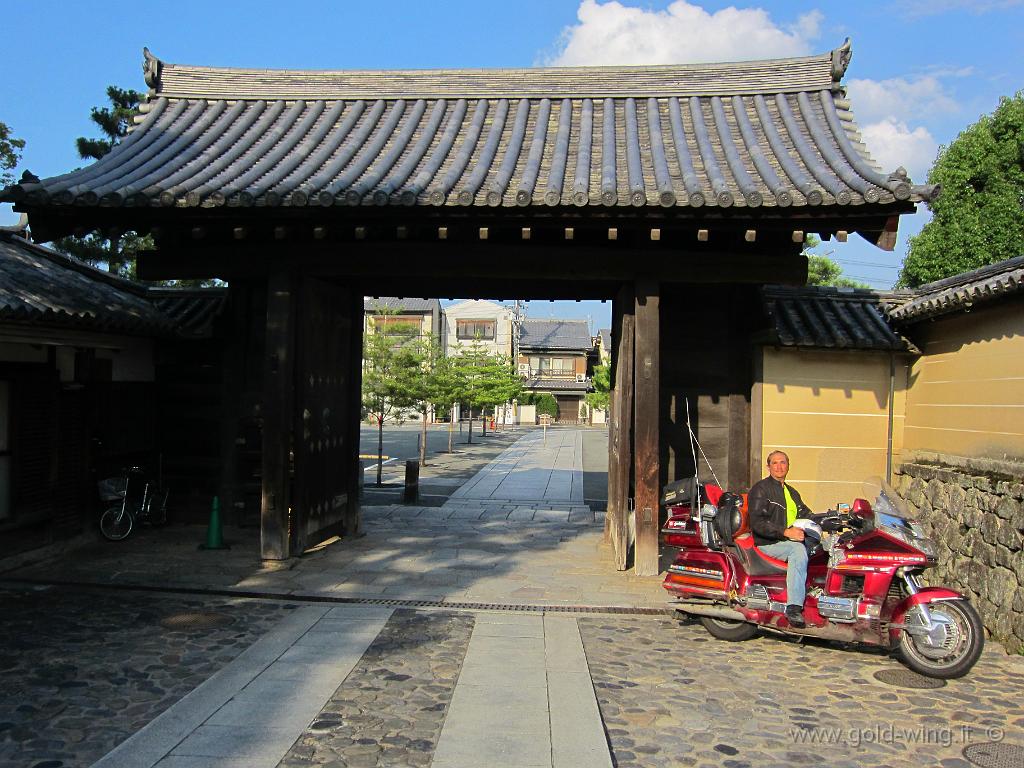 578.JPG - Giappone - Kyoto: con la moto nel Daitoku-Ji