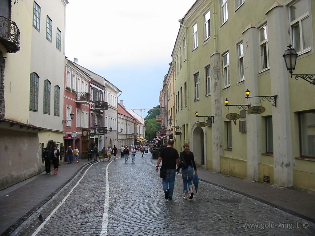 39-lituania-100-0017_IMG.JPG - LITUANIA - Vilnius: la Pilies Gatve (antica strada)