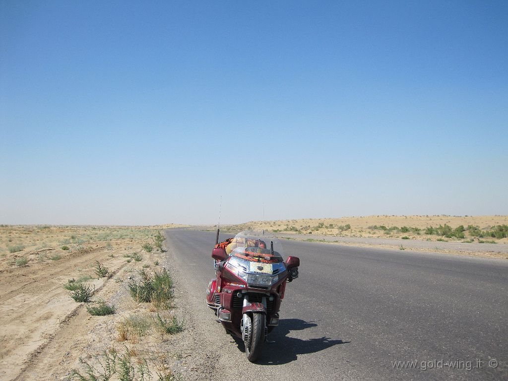 76-turkmenistan-IMG_0596.JPG - TURKMENISTAN - Deserto del Karakum (40°)