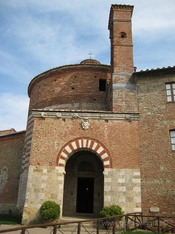 IMG_0061.JPG - San Galgano: Cappella di Montesiepi