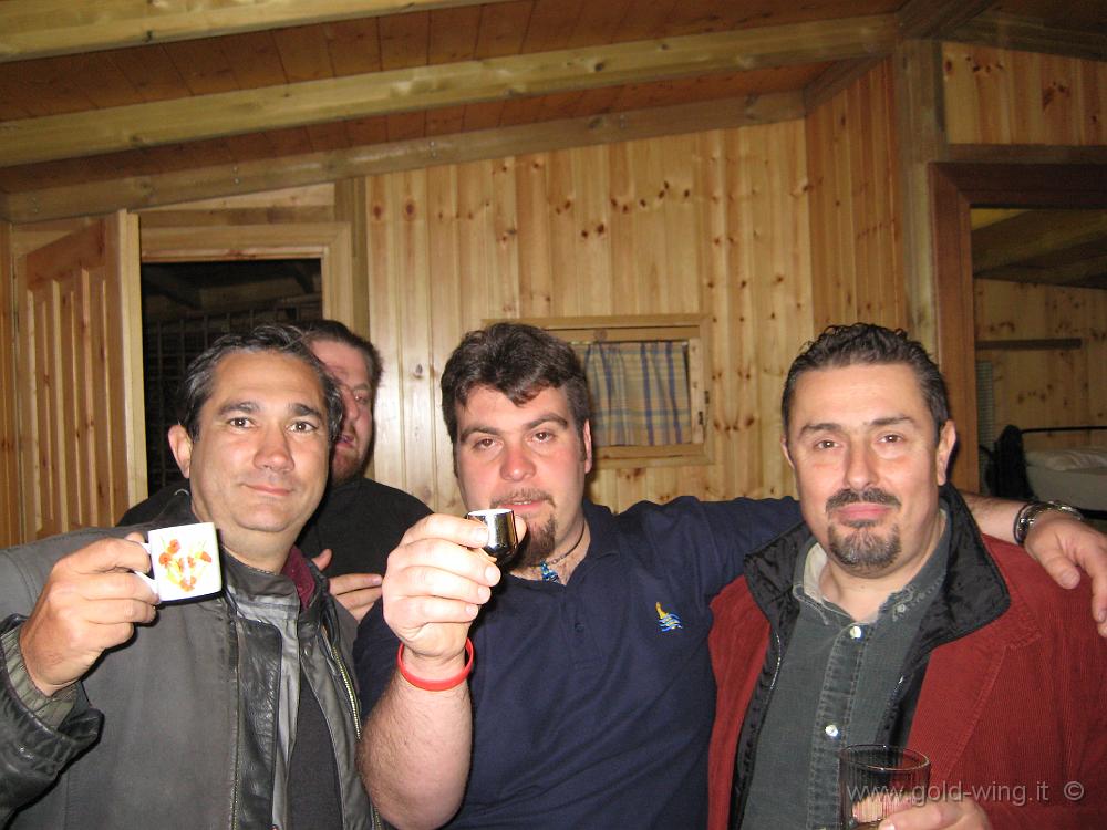 IMG_0111.JPG - Campeggio Feniglia, festeggiamenti serali: Gold Wing, grizzly21, Davide Aldigeri (Folletto), SMB