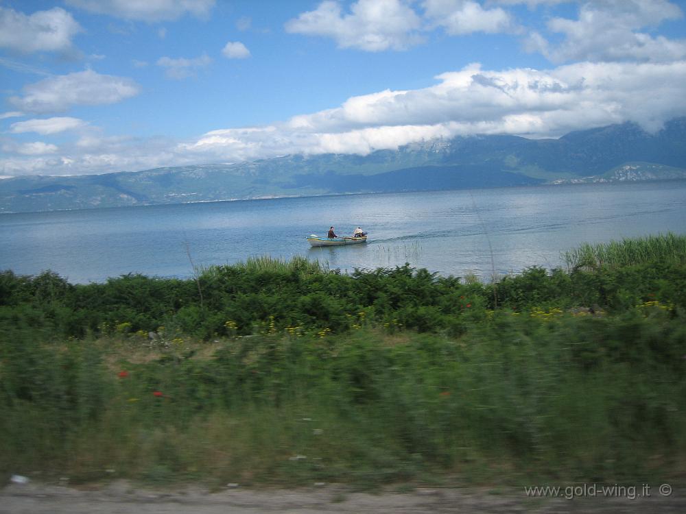 IMG_0595.JPG - Pescatore sul lago