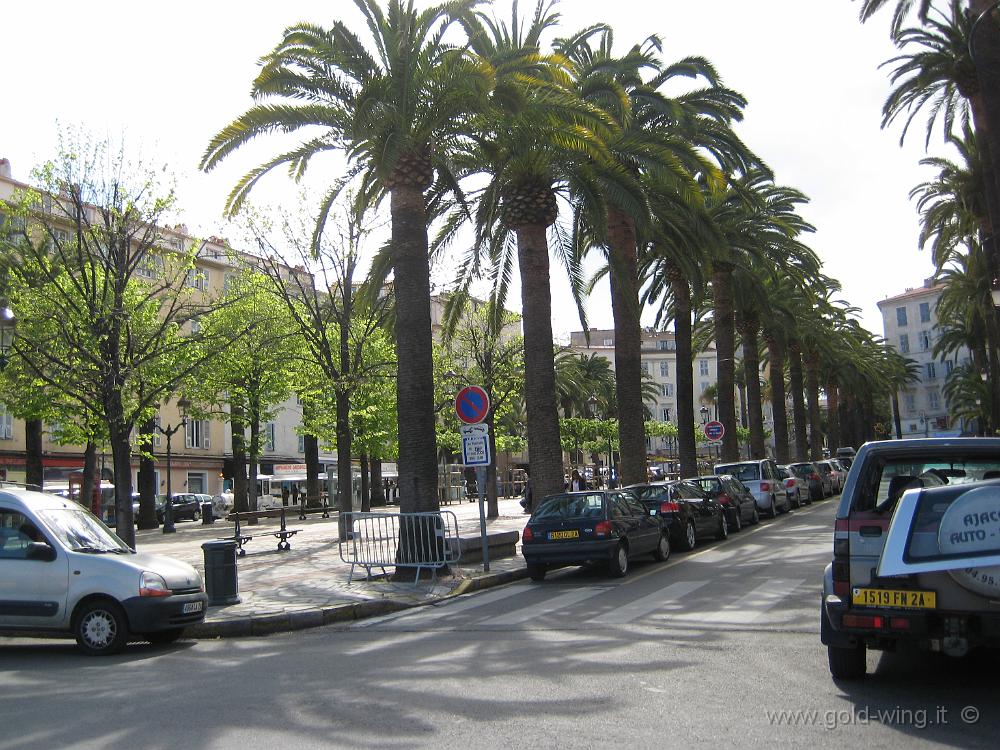 IMG_0402.JPG - Ajaccio: piazza Marechal Foch