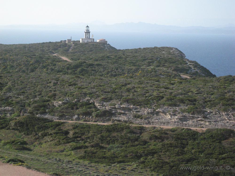 IMG_0474.JPG - Faro di Capo Pertusato (e Sardegna sullo sfondo)