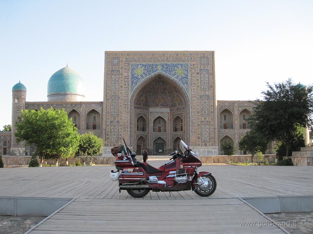 IMG_0831.JPG - Samarcanda (Uzbekistan), il Registan: medressa Tilla Kari (1660)