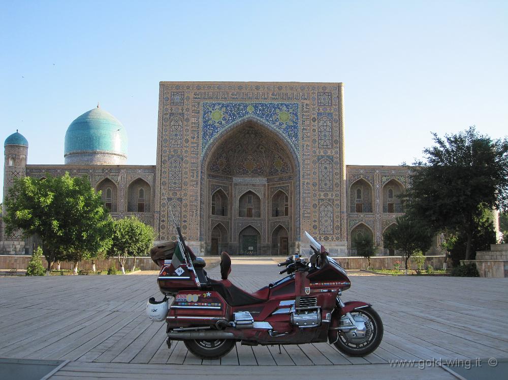 IMG_0879.JPG - Samarcanda (Uzbekistan), il Registan: medressa Tilla Kari (1660)