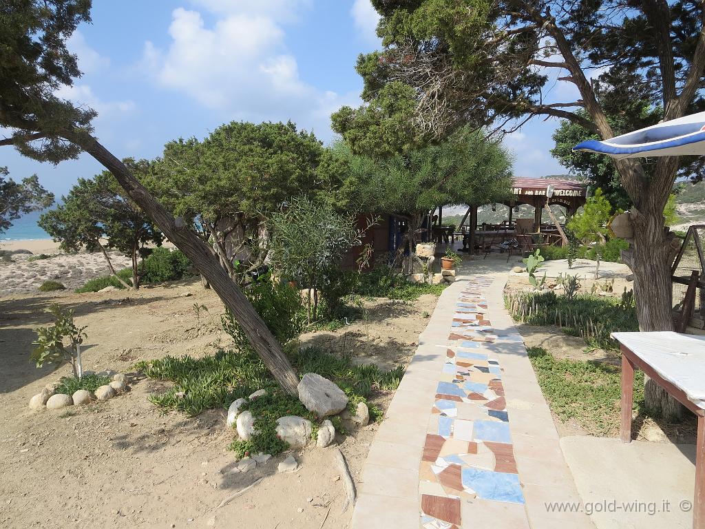 IMG_0676.JPG - Big Sand Beach: ristorante e bungalow
