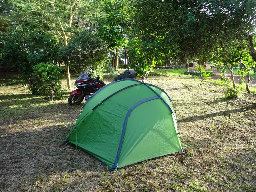 DSC02055.JPG - Campeggio nel Parco Nazionale di Amboseli: tenda montata