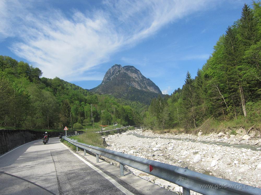 IMG_0212.JPG - Salita verso la Sella di Cereschiatis (m 1.066)