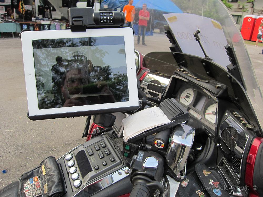 IMG_0622.JPG - Lignano Sabbiadoro, Biker Fest: l'iPad sulla moto proietta scene del viaggio in Giappone