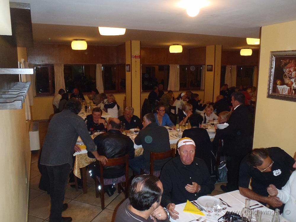 P9030007.JPG - Cena a Prati di Tivo