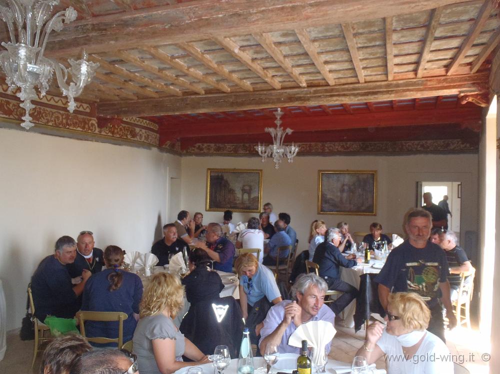 P9050389.JPG - Roccagiovine: pranzo nel castello