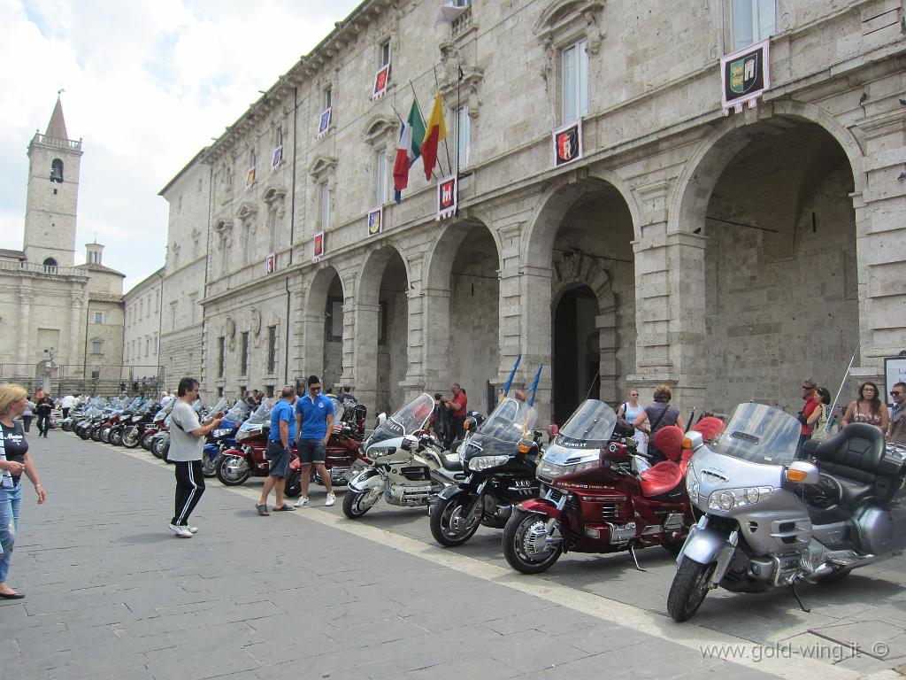 IMG_0699.JPG - Ascoli, piazza del Municipio