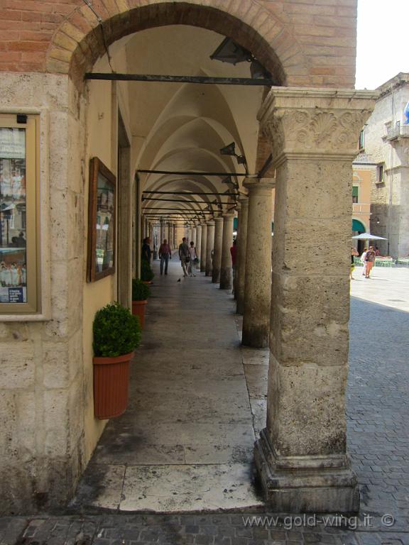 IMG_0730.JPG - Ascoli, Piazza del Popolo