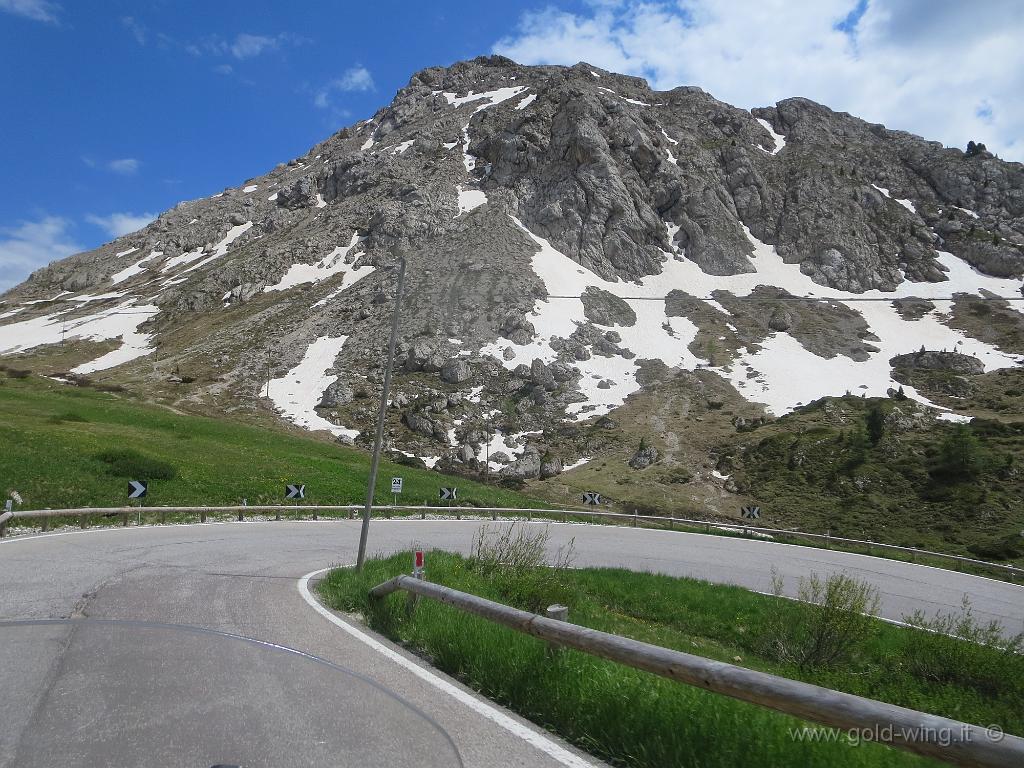IMG_0300.JPG - Discesa dal passo Pordoi (m 2.239) (TN)