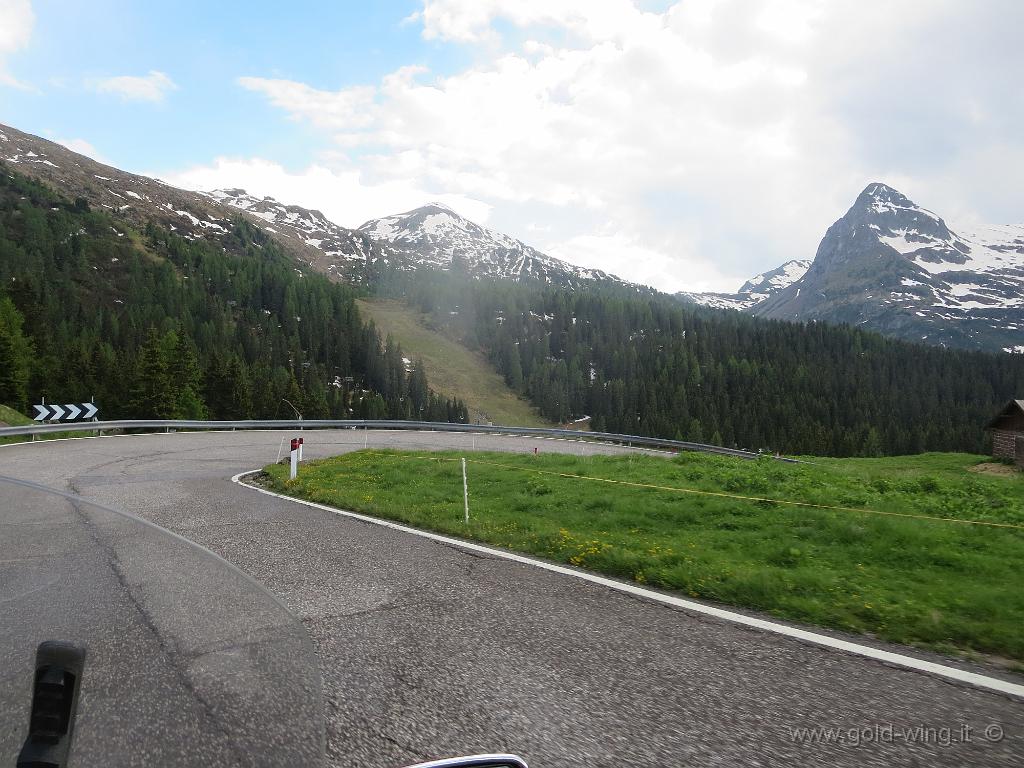 IMG_0445.JPG - Discesa dal passo Rolle (m 1.970) (TN)