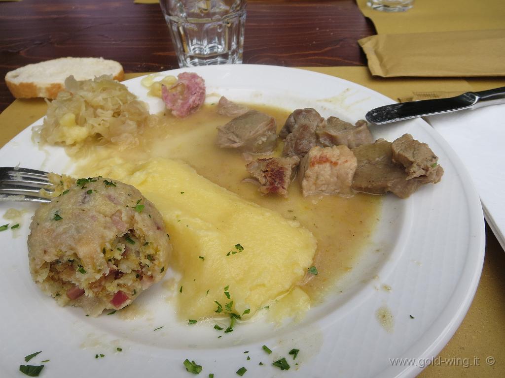 IMG_0956.JPG - Malga Cimana (TN): pranzo