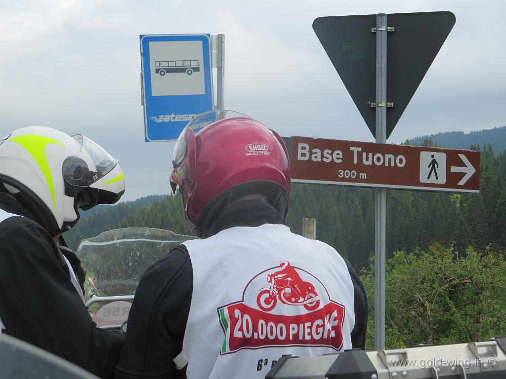 IMG_1012.JPG - Passo Coe (m 1.610) (TN-VI). Quesito: quanto dista il bivio per la base militare Tuono dall'Osteria Coe?