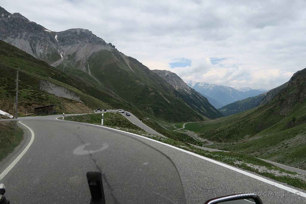 IMG_0473.JPG - Discesa dall'Umbrailpass (m 2.501)